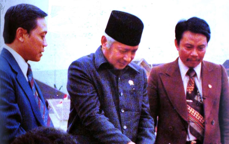 Soeharto, Harmoko dan Anang Adenansi