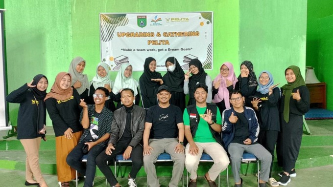 Komunitas Pelita Tanah Bumbu menggelar kegiatan peningkatan literasi di gedung olahraga, Desa Batuah, Kecamatan Kusan Hilir