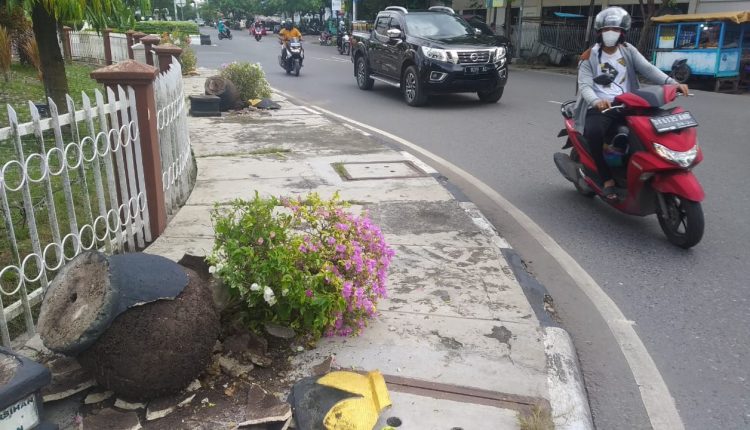 Sesalkan Kejadian Perusakan Pot  Bunga  Pemkot Banjarmasin  